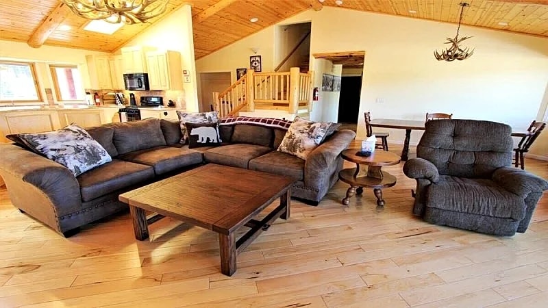 Lakeside Oasis - Lake/Marina Views/Hot Tub/Dogs OK - Big Bear Lake in Big Bear Lake, California, United States — photo 2