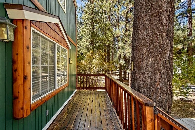 La Cerena Chalet - Dog-Friendly Economy Cabin - Big Bear Lake in Big Bear Lake, California, United States — photo 2