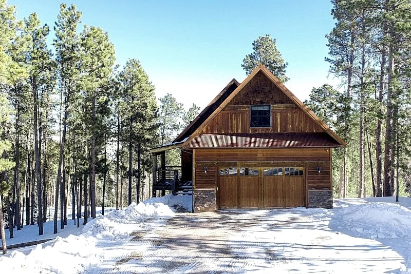 Foote Creek Lodge | 4 Bed, 3 Bath in Lead, South Dakota, United States — photo 2