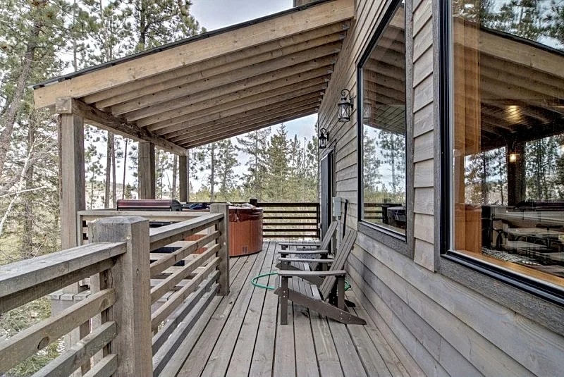 Gray Goose Lodge - Private back deck, hot tub and Wifi! in Lead, South Dakota, United States — photo 2