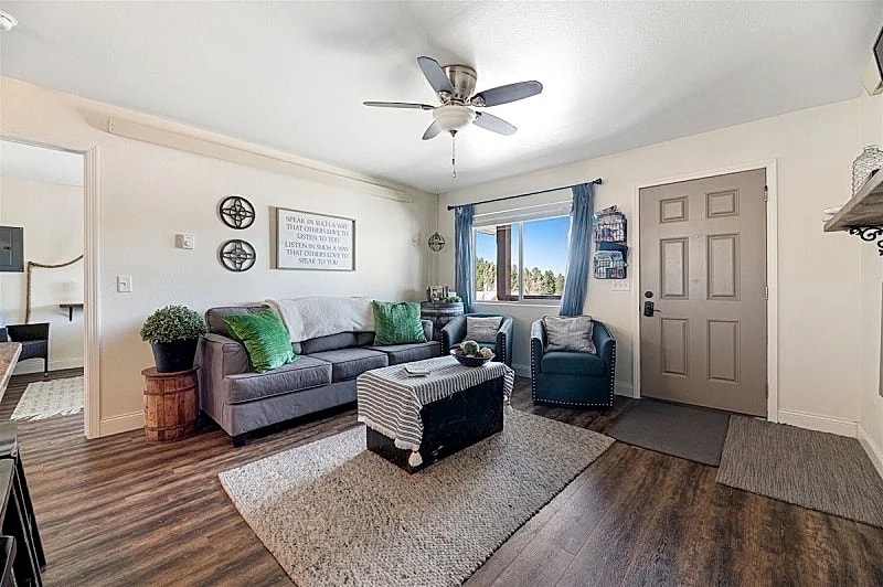 35 3rd street Upper Townhome | 2 Bed, 1 Bath in Lead, South Dakota, United States — photo 5