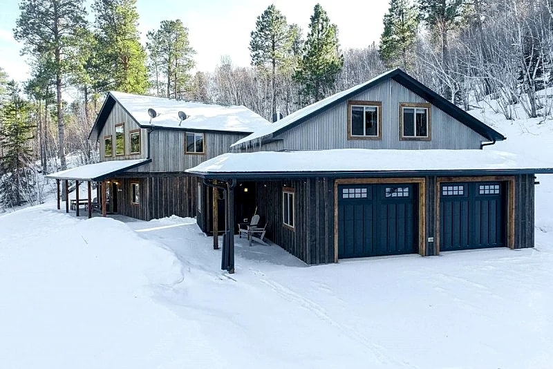 Hills Crew Hideout - Secluded with Hot tub! in Lead, South Dakota, United States — photo 3