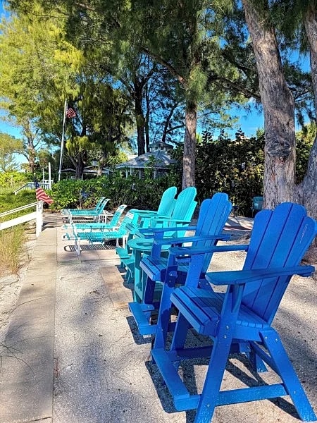 Beachfront Cottages GARDEN at Beautiful Sandy Shores on Gulf of Mexico in Indian Rocks Beach, Florida, United States — photo 3