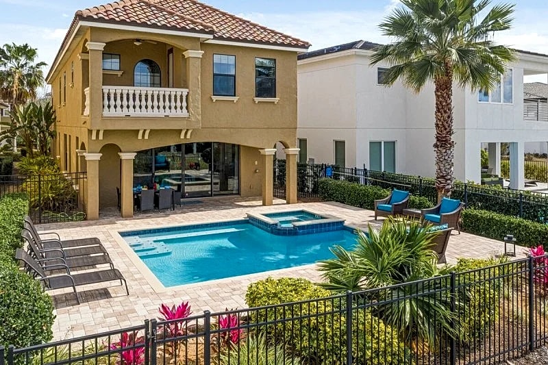 Luxury 5 Bed Villa, Game Room, Themed Beds, Extended Deck, Updated Decor in Kissimmee, Florida, United States — photo 4