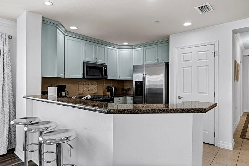 Sunset View | Stunning Golf Views Close to Disney! Luxury Condo Near Disney! in Kissimmee, Florida, United States — photo 3