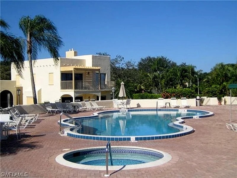 Private 3BR 3BA Villa in Gorgeous Resort-Style Gated Community close to a beach in Naples, Florida, United States — photo 2