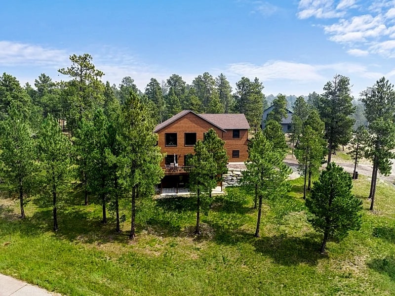 Spacious Powder House Pass Cabin | Close to ATV & Snowmobile Trails | Game Room w/ Foosball in Lead, South Dakota, United States — photo 2