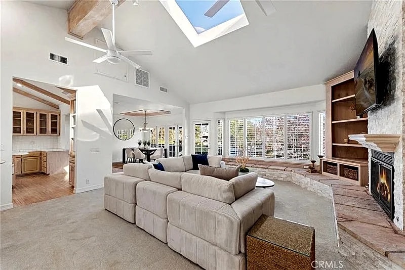 Elegant 4-Bedroom Home Only Steps from Corona del Mar Beach, Newport Beach in Newport Beach, California, United States — photo 5