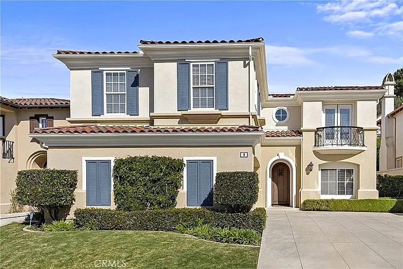 Luxury Newport Coast Retreat, Spacious 5-Bedroom Pool Home in Gated Community