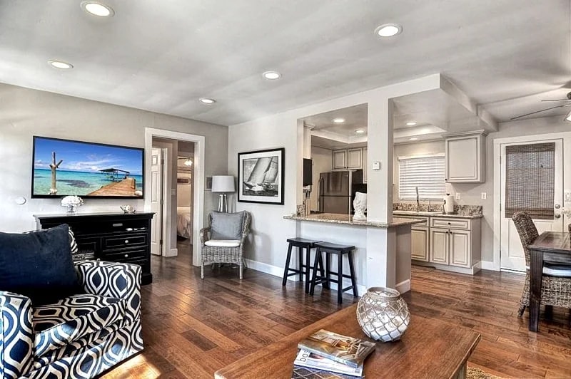 Kick back on Large Patio Close Beach & Village Garage in Newport Beach, California, United States — photo 4
