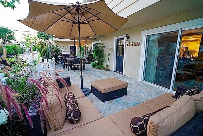 Kick back on Large Patio Close Beach & Village Garage