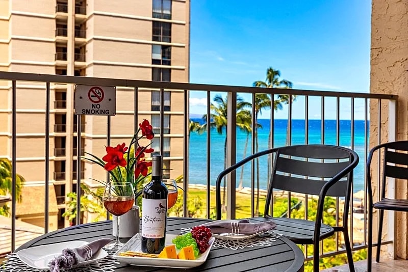 New Listing! Stylish, Sunlit 2bd West Maui Condo in Lahaina, Hawaii, United States — photo 3