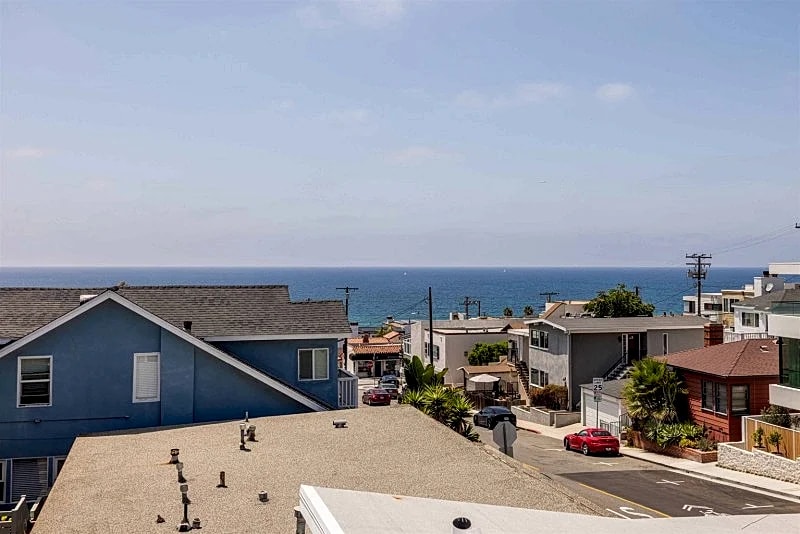 Ocean-View Living Just 3 Blocks from the Sand – Stylish 2-Bed, 2-Bath in North Hermosa in Hermosa Beach, California, United States — photo 5