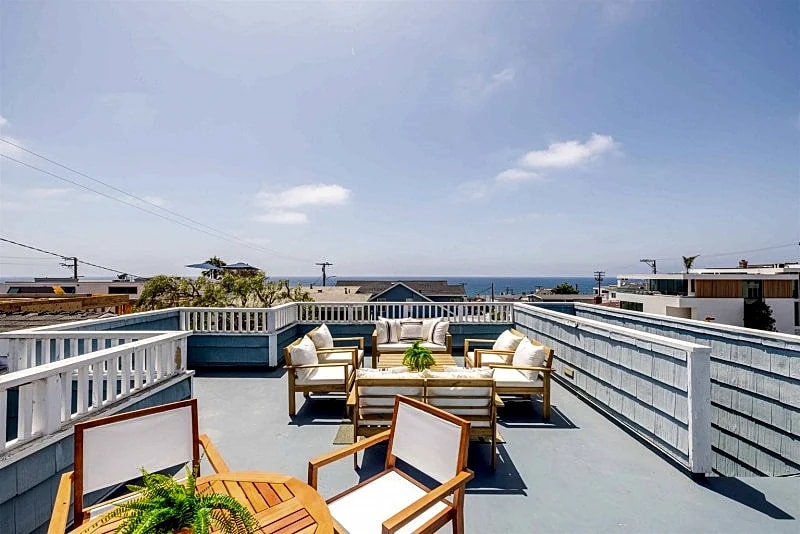 Ocean-View Living Just 3 Blocks from the Sand – Stylish 2-Bed, 2-Bath in North Hermosa in Hermosa Beach, California, United States — photo 2