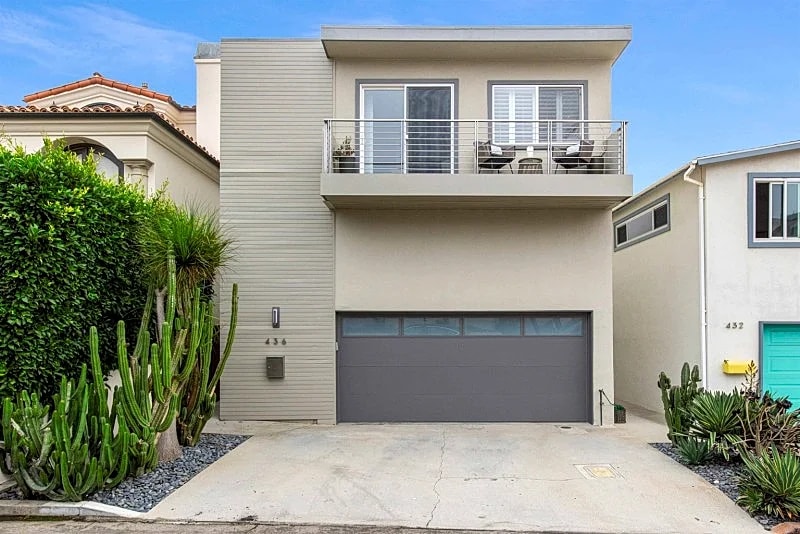 Charming Remodeled 3-Bed, 3-Bath Downtown Manhattan Beach Home with Parking in Manhattan Beach, California, United States — photo 2