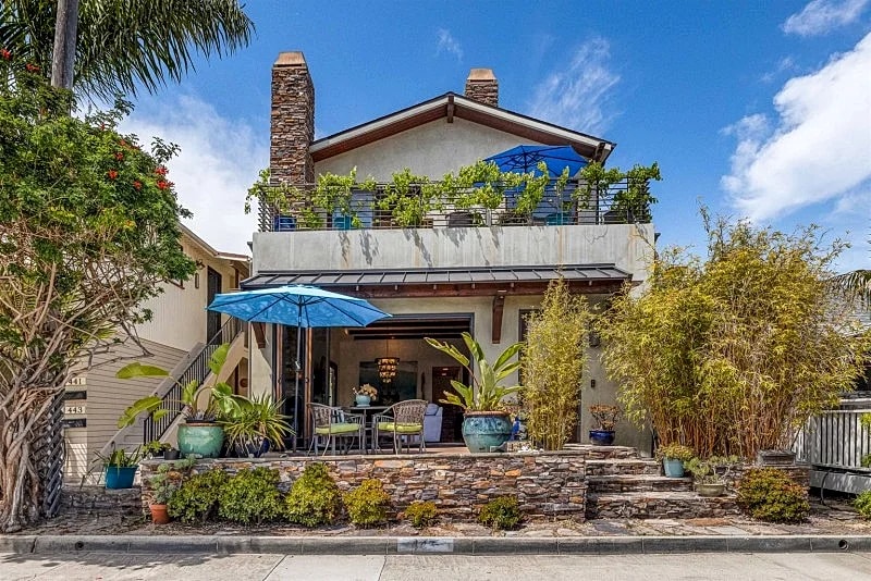 Coastal Luxury Living in the Heart of North Hermosa Beach – Steps from the Sand! in Hermosa Beach, California, United States — photo 2