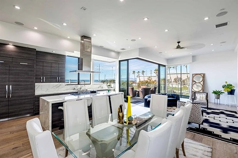 Panoramic Oceanview 5-Bedroom Contemporary Home Steps from Manhattan Beach in Manhattan Beach, California, United States — photo 5