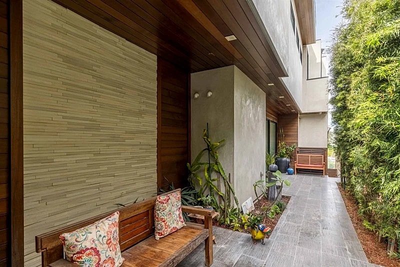 Panoramic Oceanview 5-Bedroom Contemporary Home Steps from Manhattan Beach in Manhattan Beach, California, United States — photo 3