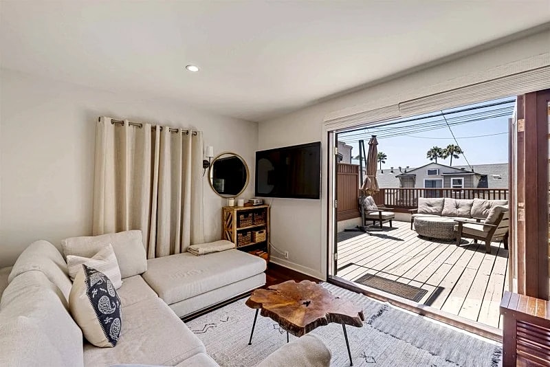 2-Bed Beach Home with Hot Tub & Deck, Steps from Hermosa Beach & Downtown in Hermosa Beach, California, United States — photo 3