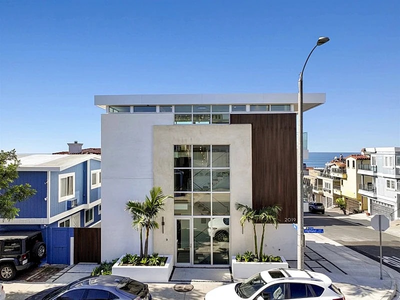 Coastal Luxury Retreat with Stunning Ocean Views – Steps from Manhattan Beach in Manhattan Beach, California, United States — photo 4