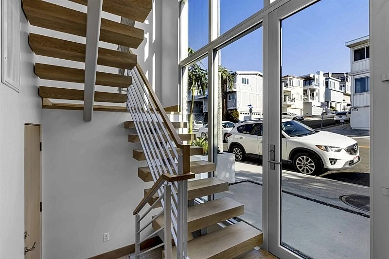 Coastal Luxury Retreat with Stunning Ocean Views – Steps from Manhattan Beach in Manhattan Beach, California, United States — photo 5