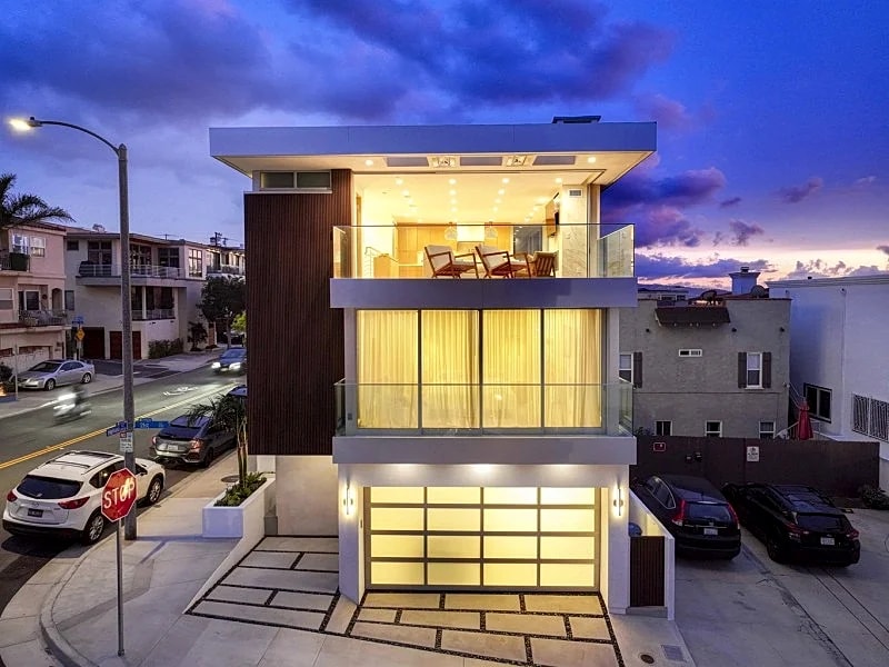 Coastal Luxury Retreat with Stunning Ocean Views – Steps from Manhattan Beach in Manhattan Beach, California, United States — photo 3