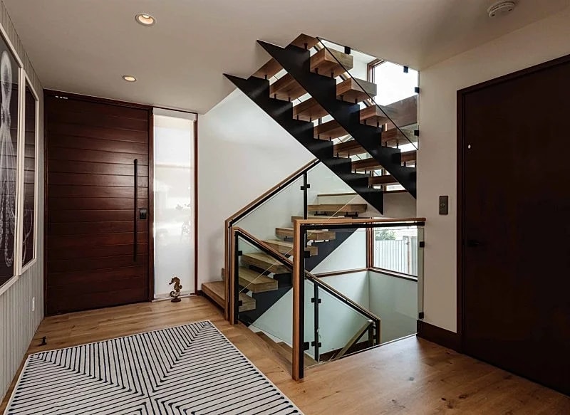 Oceanfront Luxury Retreat: Stunning 5-Bedroom Beach Home with Panoramic Views in Hermosa Beach, California, United States — photo 5