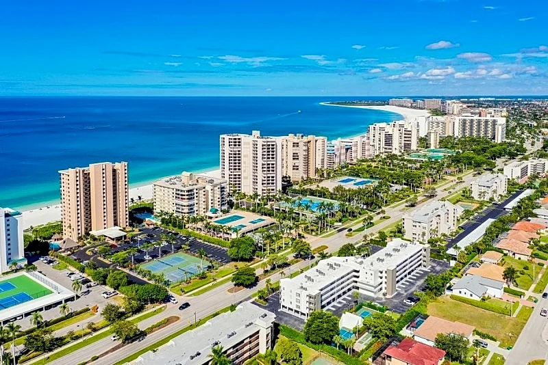Seawinds #1403, Beautiful Beachfront 2 Bedroom Condo on Marco Island in Marco Island, Florida, United States — photo 4