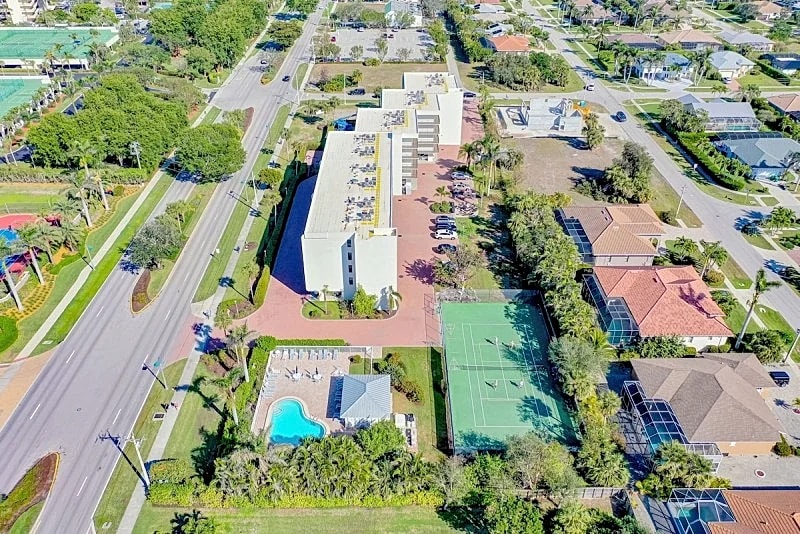 Top Floor 2 Bed Grandview #507 Condo I Close Walk to Beach in Marco Island in Marco Island, Florida, United States — photo 5