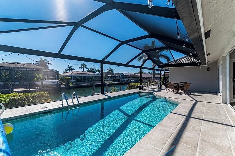 Charming 1165 Bond Ct. 4 Bed Waterfront Escape w/ Pool and Dock - Marco Island in Marco Island, Florida, United States — photo 4
