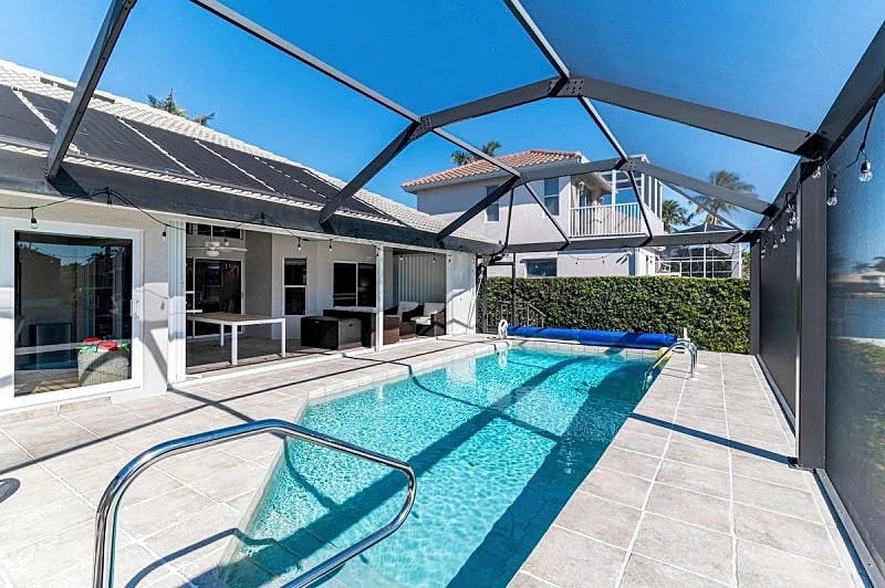 Charming 1165 Bond Ct. 4 Bed Waterfront Escape w/ Pool and Dock - Marco Island in Marco Island, Florida, United States — photo 3