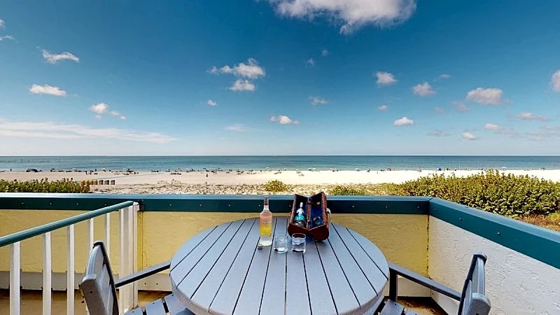 Remodeled Beachfront 1 Bed w/ Beautiful Gulf Views! in Marco Island, Florida, United States — photo 5