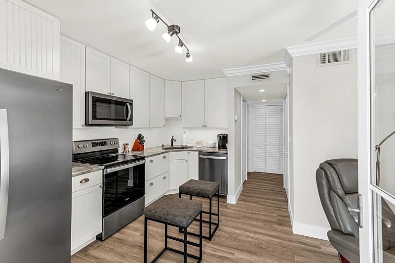 Exclusive Island Vibes I Gorgeous Waterfront Condo in Marco Island, Florida, United States — photo 3
