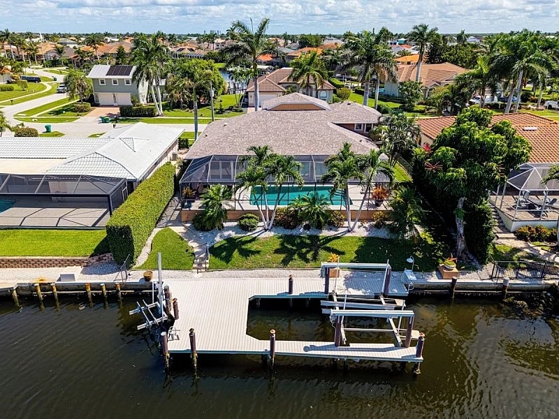 Stay & Play Waterfront 3 Bed on Marco Island in Marco Island, Florida, United States — photo 2
