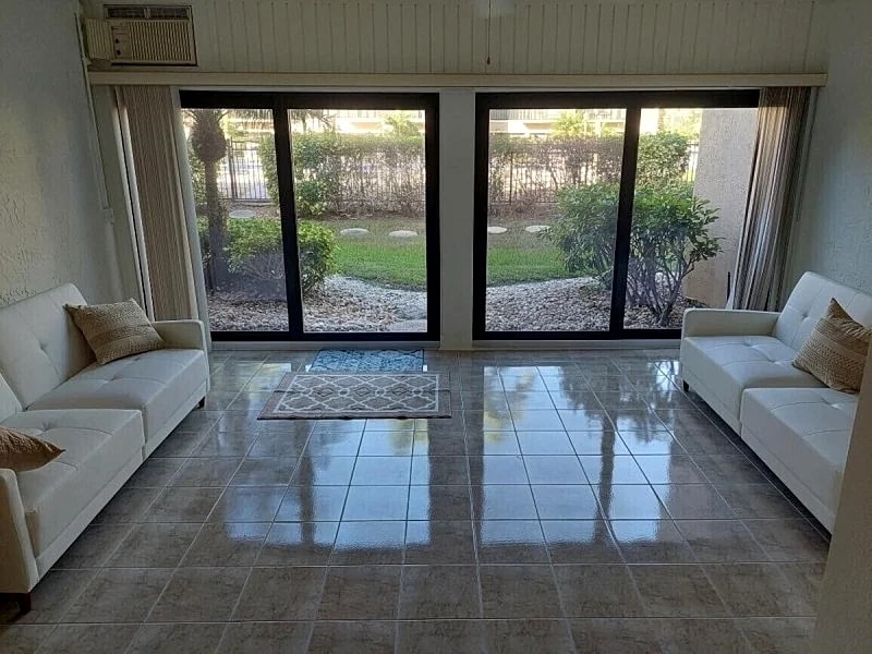 Townhouse Square - Walk to the beach! in Marco Island, Florida, United States — photo 2