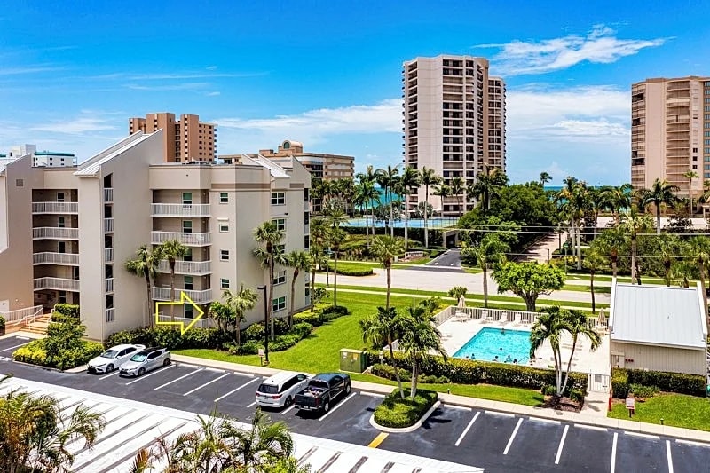 Short Walk to Beach Access I Coastal 2 Bed Essex in Marco Island, Florida, United States — photo 3