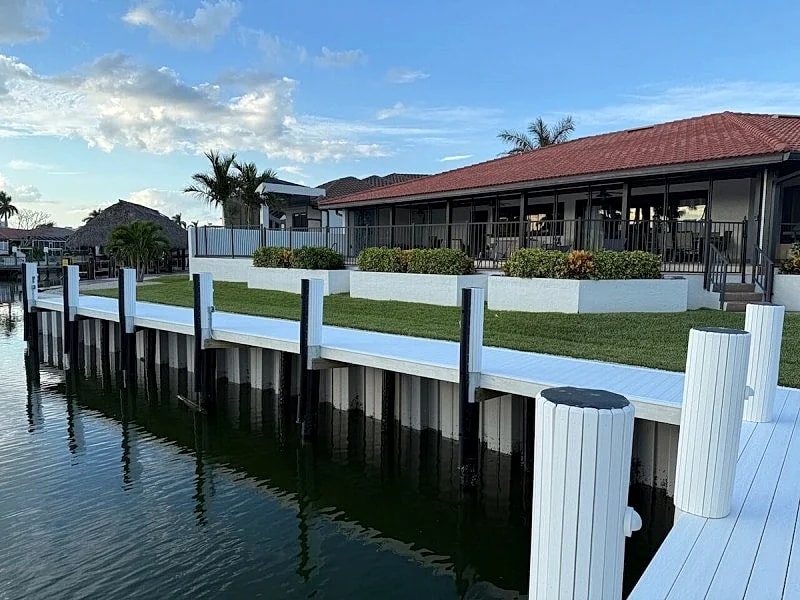 Waterfront Tip Lot Treasure w/ Southern Sunshine in Marco Island, Florida, United States — photo 3