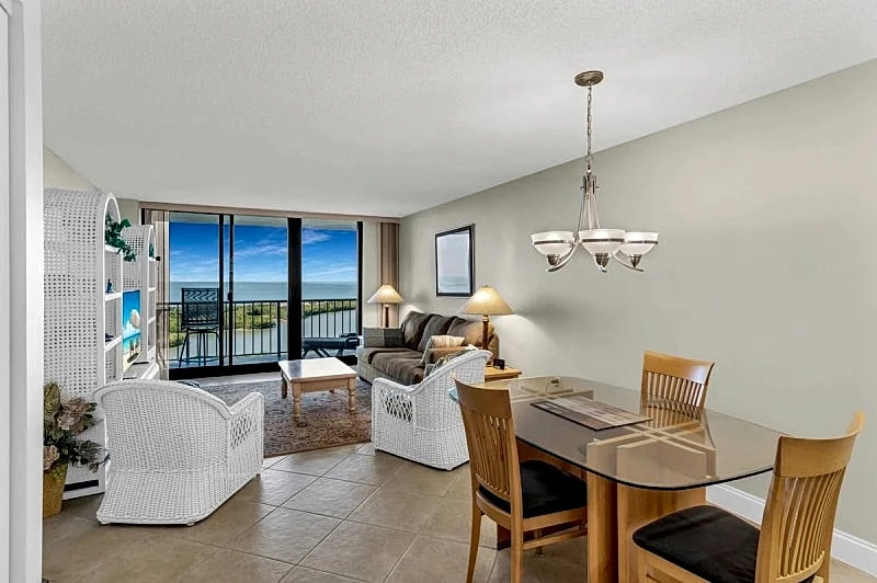 Beachfront 2 Bed 12th Floor I Updated in Marco Island, Florida, United States — photo 5