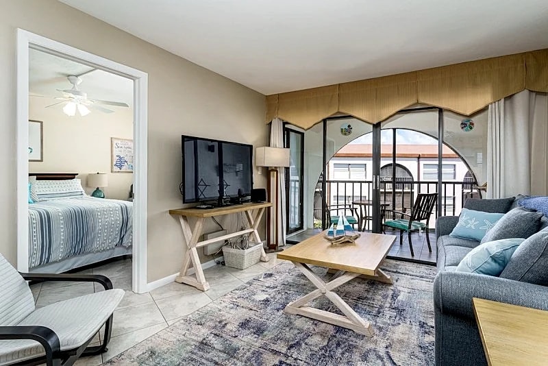 The "Angler's Way" Condo I 5th Floor w/ Views of Factory Bay in Marco Island, Florida, United States — photo 3