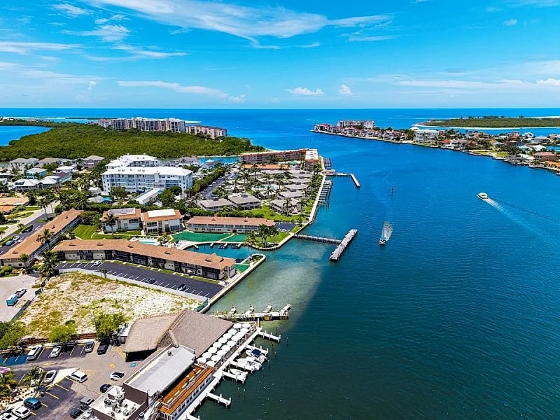 1 Bed @ Marco Inn Villas I Next To Iconic Snook Inn in Marco Island, Florida, United States — photo 2