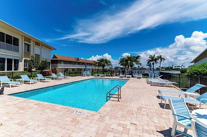 1 Bed @ Marco Inn Villas I Next To Iconic Snook Inn in Marco Island, Florida, United States — photo 5