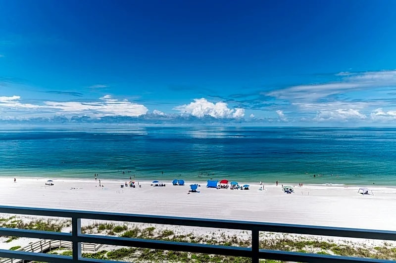 Charming 2 Bed South End Beachfront Condo at Popular Somerset in Marco Island, Florida, United States — photo 2