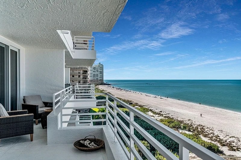 Charming 2 Bed South End Beachfront Condo at Popular Somerset in Marco Island, Florida, United States — photo 4