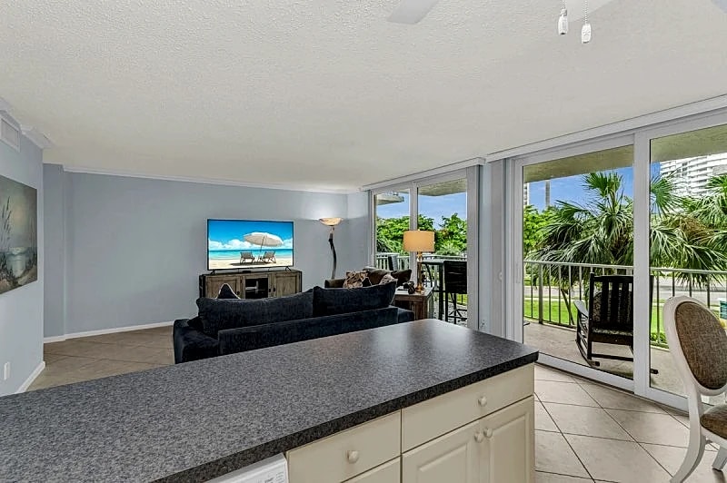 1 Bedroom / New Furniture / Direct beach access / Across from J.W. Marriott! in Marco Island, Florida, United States — photo 4