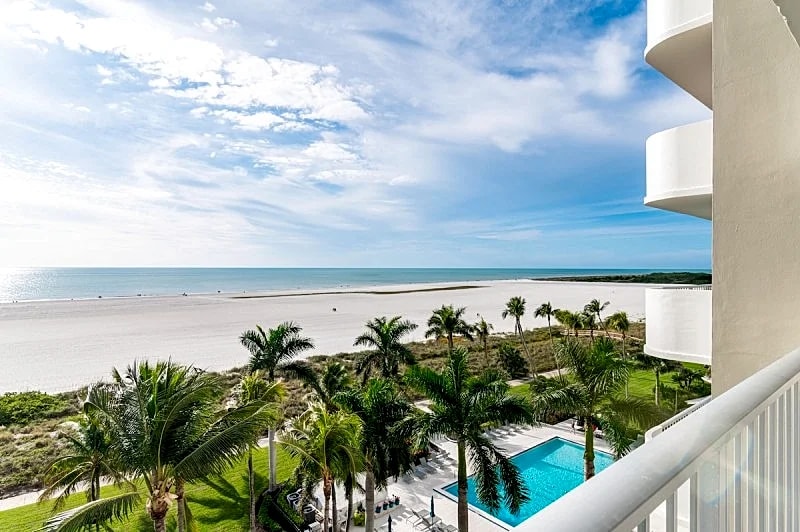 Beachfront End Unit at Admiralty House in Marco Island, Florida, United States — photo 4