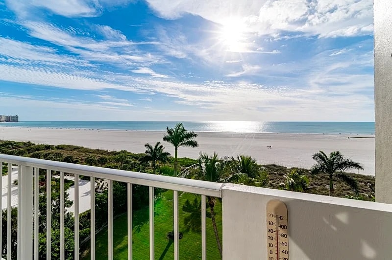 Beachfront End Unit at Admiralty House in Marco Island, Florida, United States — photo 2
