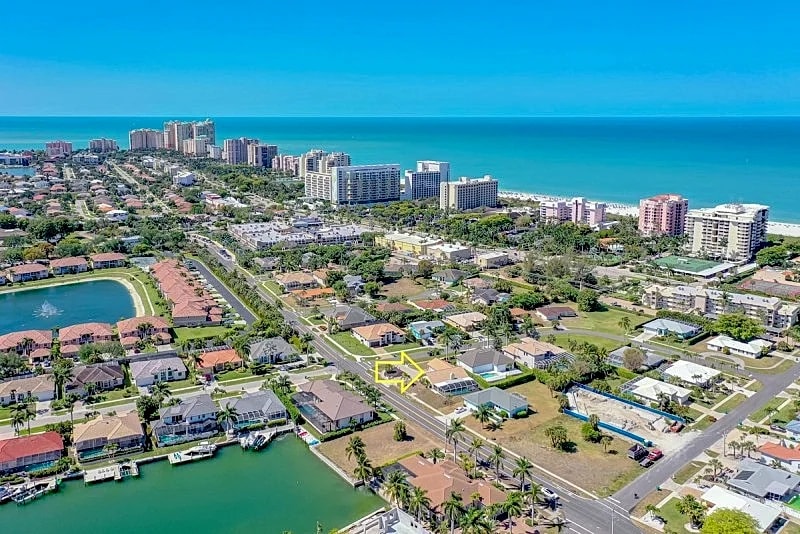 House with Beach Access Point Just Around the Corner! in Marco Island, Florida, United States — photo 3