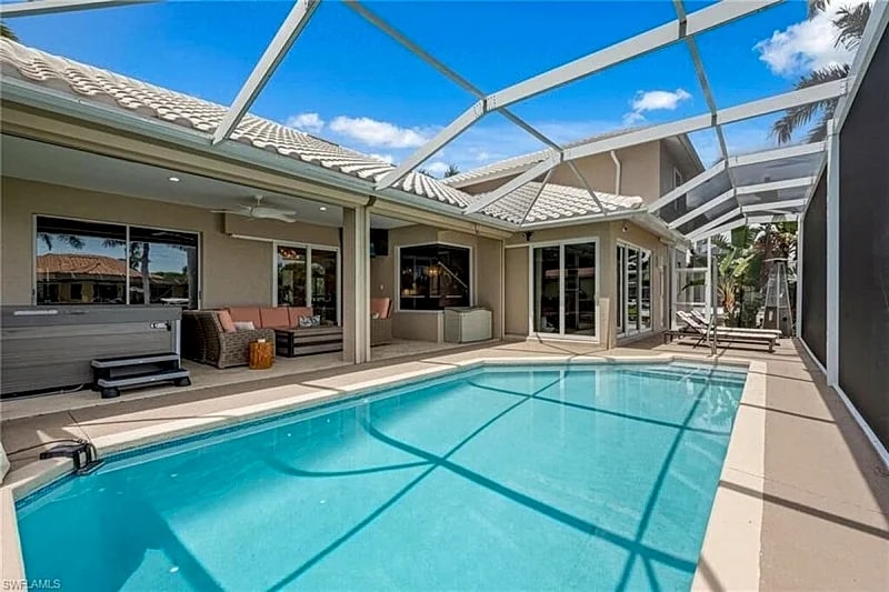 New Listing! Updated & Waterfront I Walk to Beach in Marco Island, Florida, United States — photo 5