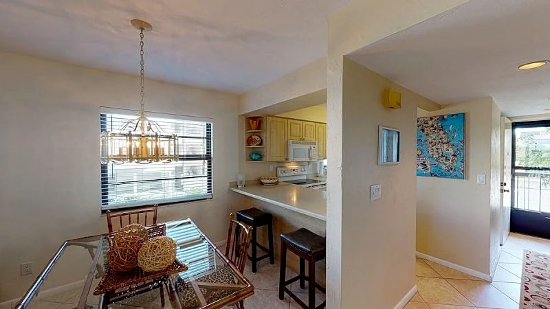 Prime Location I Free Beach Access Directly Across The Street!!! in Marco Island, Florida, United States — photo 5
