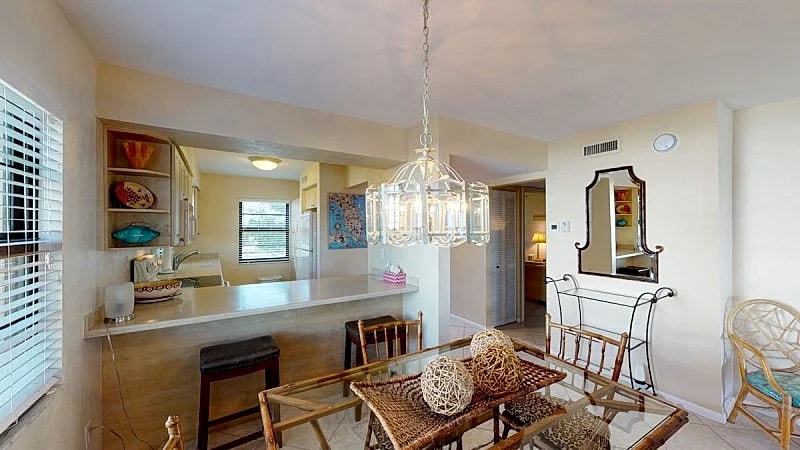 Prime Location I Free Beach Access Directly Across The Street!!! in Marco Island, Florida, United States — photo 3